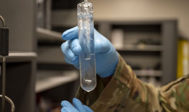 Real 实验仪器 photo for Checking Measurement Uncertainty Before Comparing Results