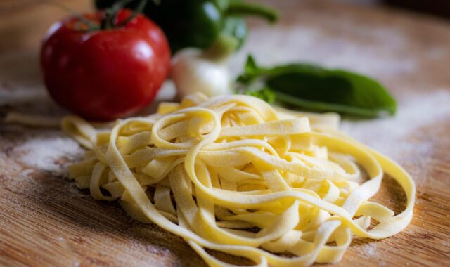 fresh pasta, noodles, fresh, pasta, carbohydrates, uncooked, raw, gastronomy, italy, flour, preparation, food preparation, noodles, pasta, pasta, pasta, pasta, pasta, italy