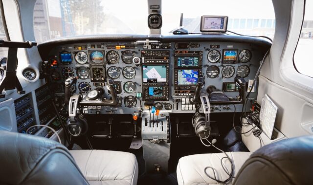 cockpit, airplane, jet, aviation, aircraft, fighter jet, cabin, airbus, jet fighter, transportation, airplane, airplane, airplane, airplane, airplane, aviation, aviation, aircraft