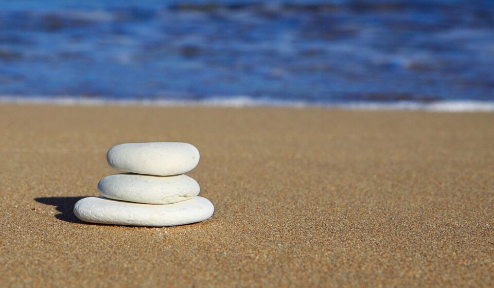 rocks, cairn, balance, rock balancing, stone balancing, rock stacking, stone stacking, stone pile, stone stack, stones, beach, coast, nature, shore, seashore, coastline, sand, stacked