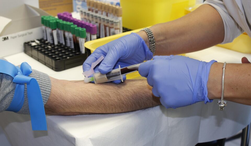 doctor, life, veins, ache, withdrawal, nurses, arm, prevention, medicine, donors, italy, emergency
