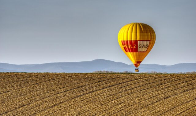 balloon, hot air balloon, field, landscape, mountains, farmalnds, aircraft, nature, hot air balloon ride, ballooning